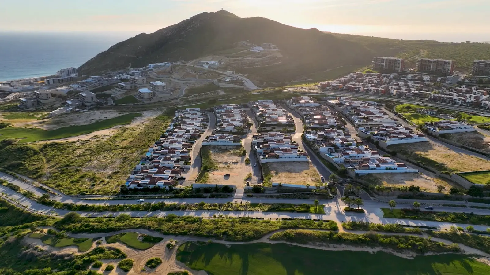 Quivira Los Cabos — Los Cabos, comunidad por comunidad.